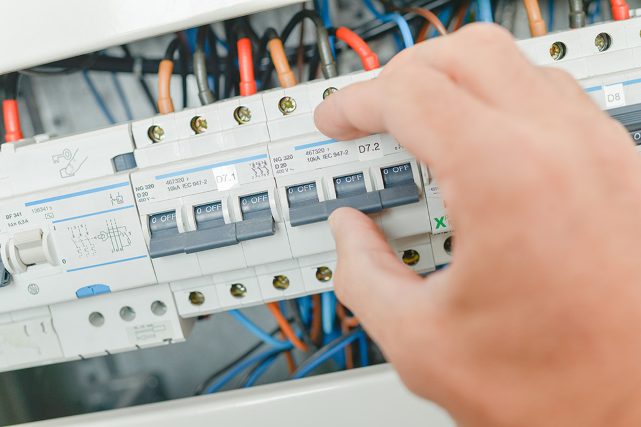 Elektro­installation bei Höschel & Baumann Elektro GmbH in Apolda