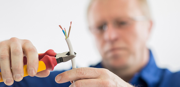 DGUV Vorschrift 3-Check bei Höschel & Baumann Elektro GmbH in Apolda
