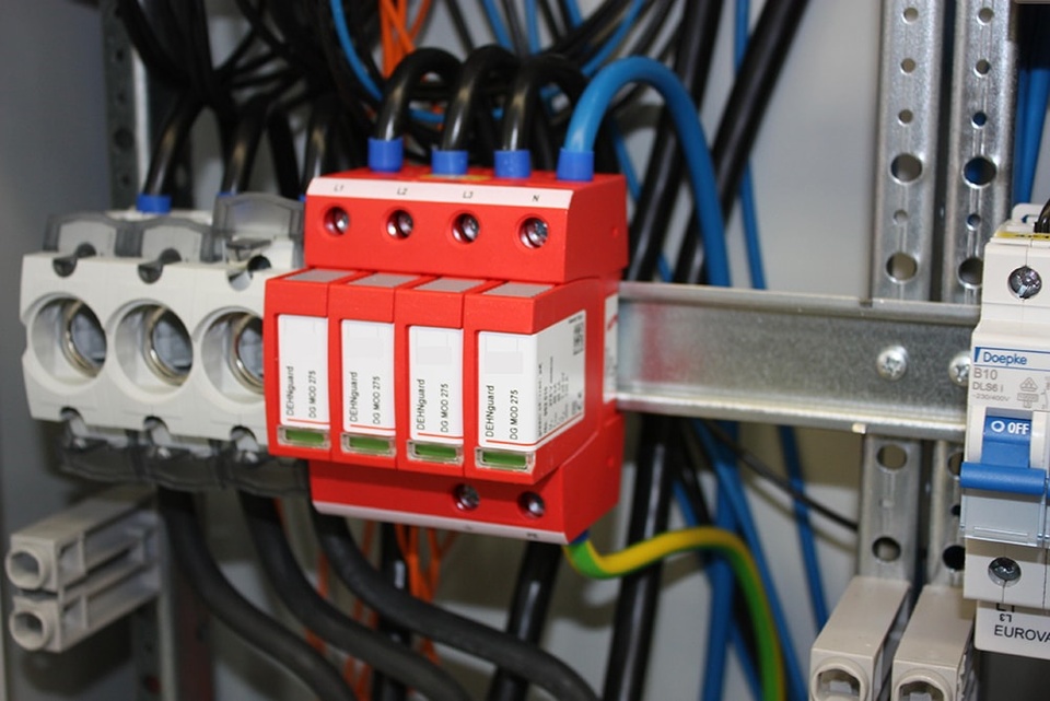 U berspannungsschutz bei Höschel & Baumann Elektro GmbH in Apolda